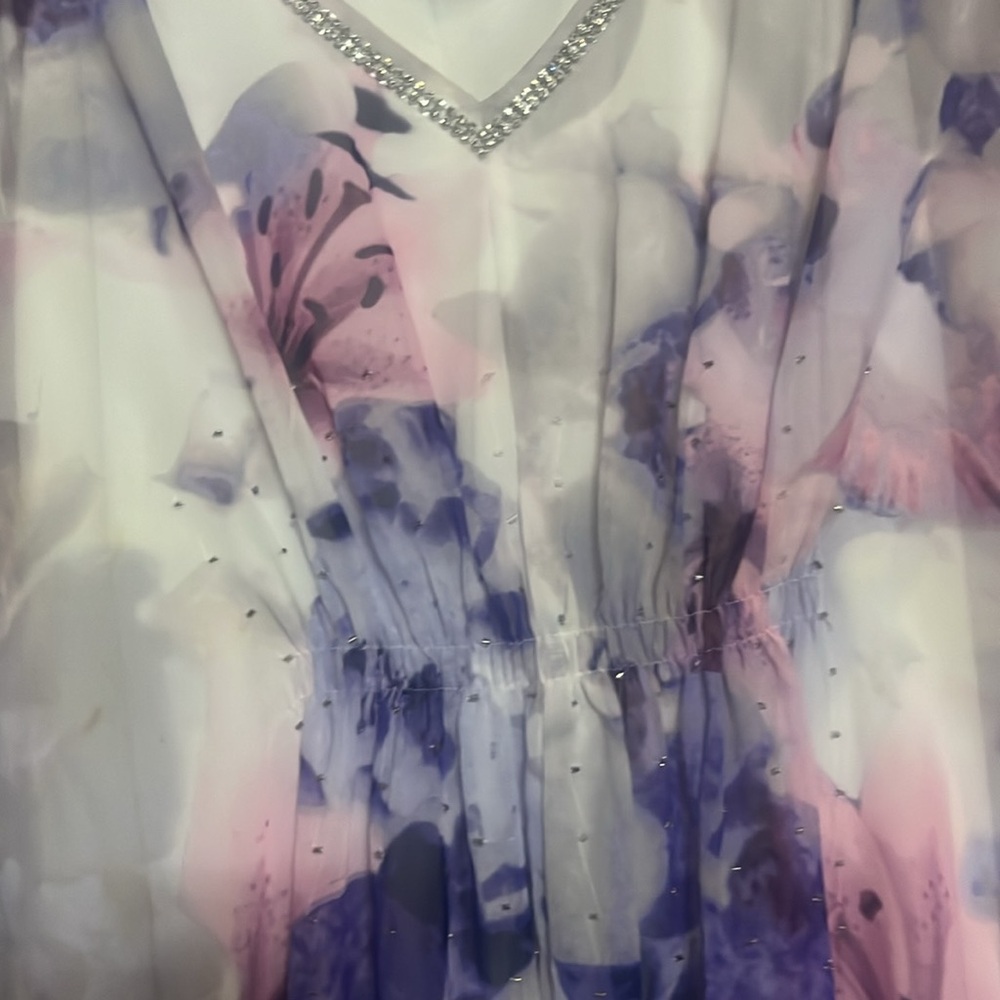 Jenifer Lopez floral batwing dress - Picture 3 of 4